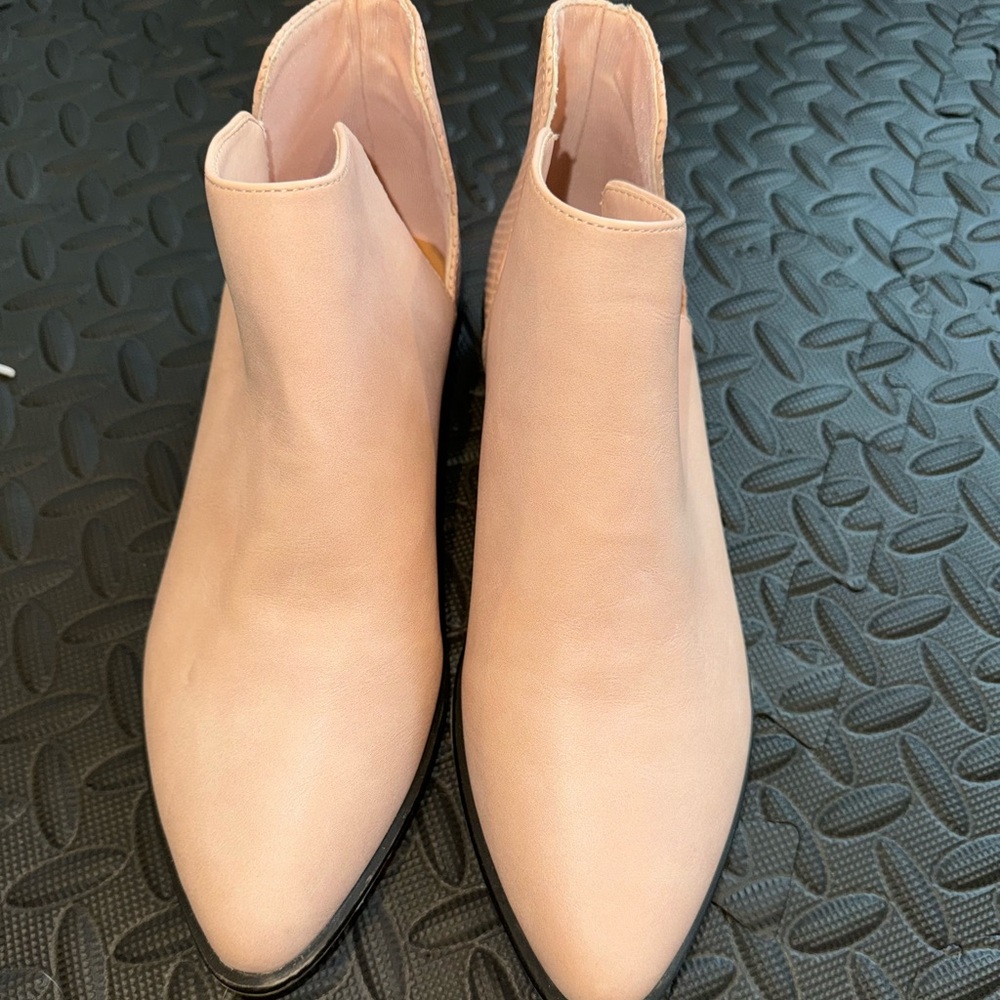 Boots - Picture 2 of 5